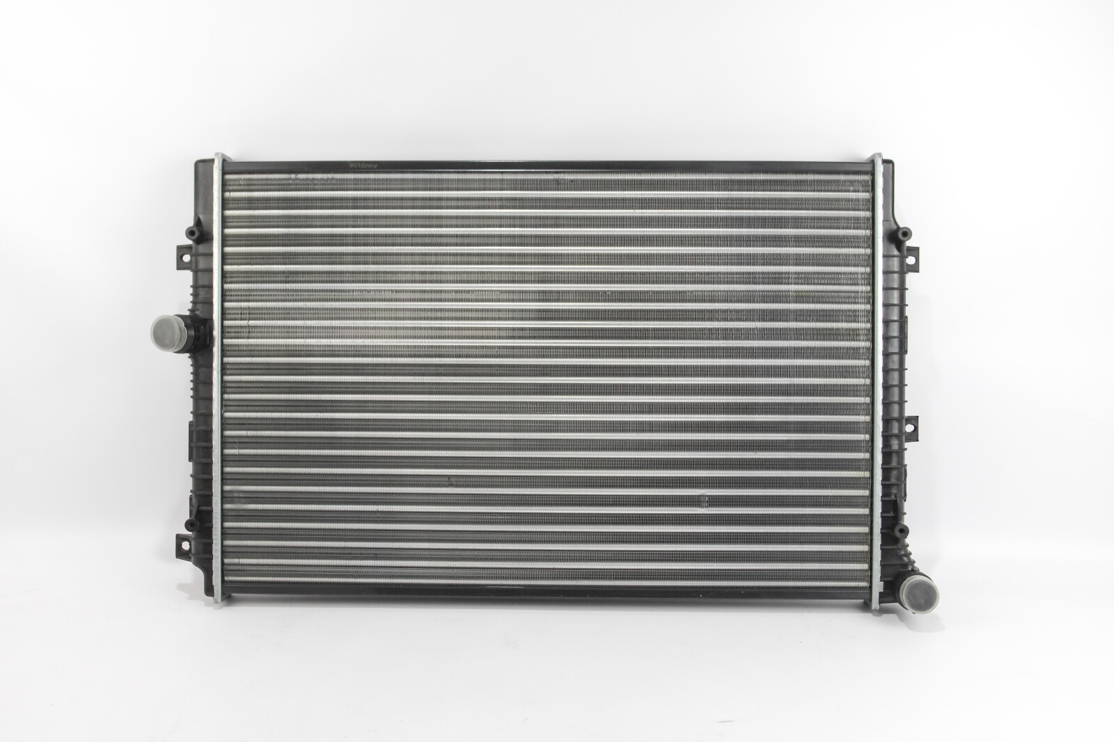 Радіатор охолодження двигуна Caddy IV/Golf VI/Jetta IV 1.4-2.0D 09-