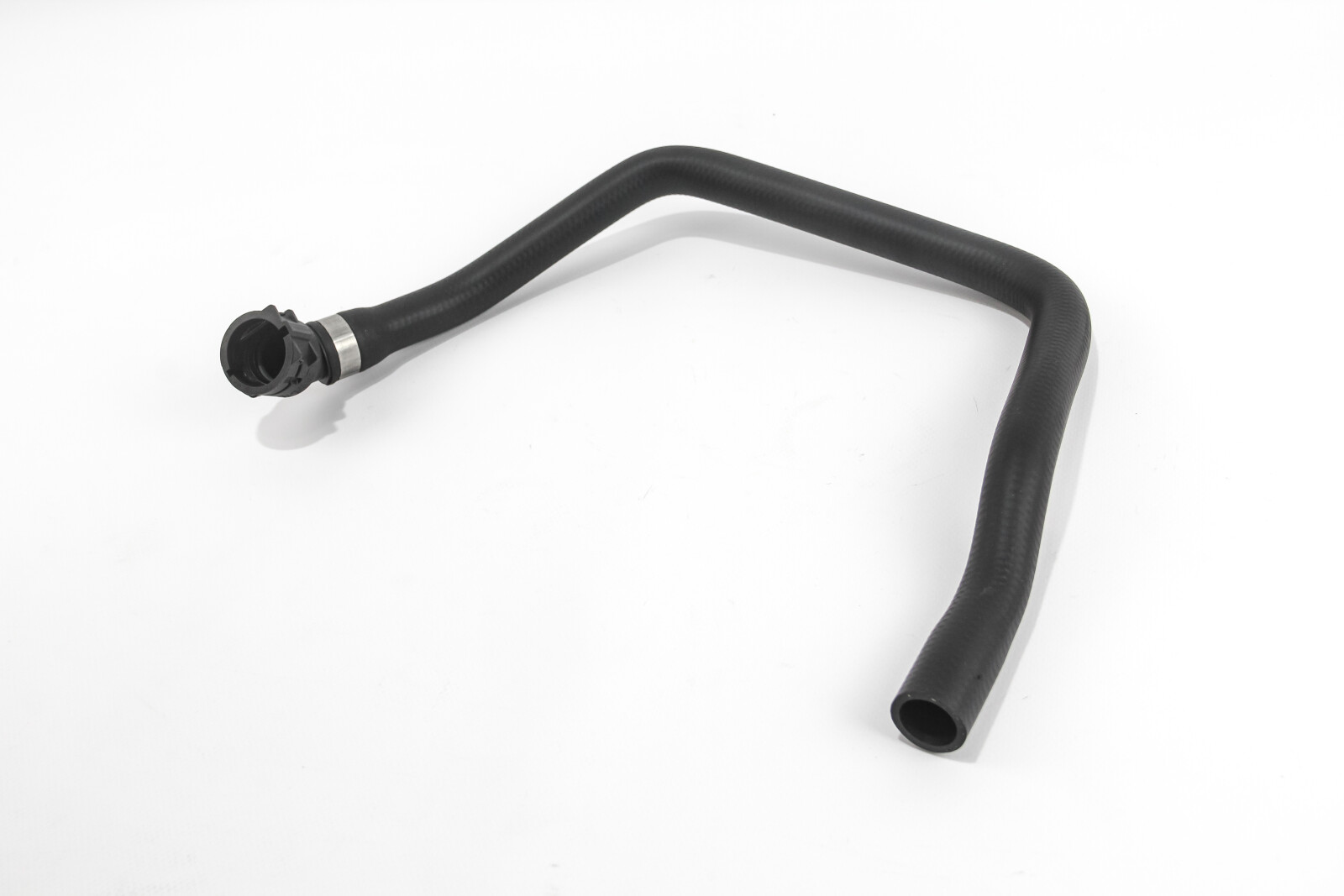 Патрубок системи охолодження BMW 1 (E81)/3 (E90)/3 (E91)/X1 (E84) 1.6/2.0 06.04-06.15