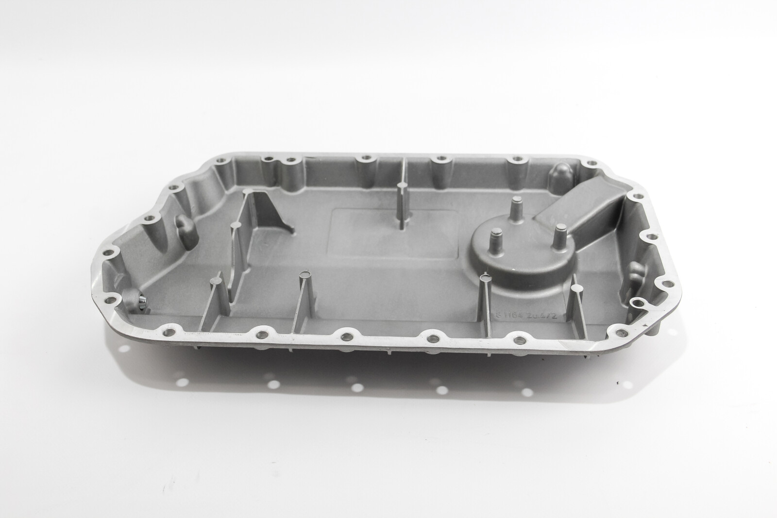 Масляний піддон A4/A6/Passat 2.4-2.8i 96-05 (без отвору)