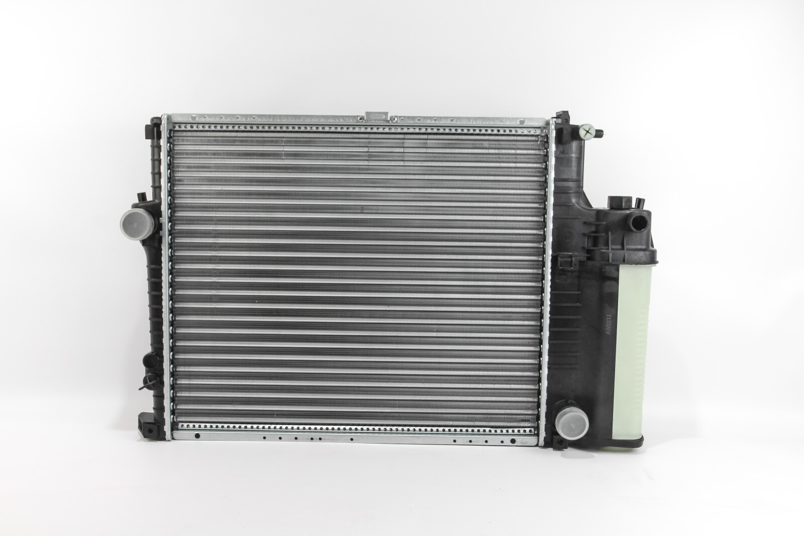 Радіатор охолодження двигуна E39 2.5-2.8i 95-00