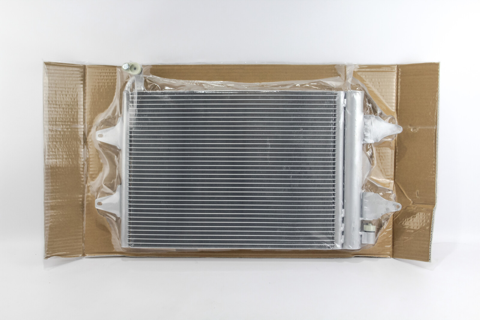 Радіатор кондиціонера Skoda Fabia/Roomster/VW Polo 1.0-2.0/1.4-1.9D 99-