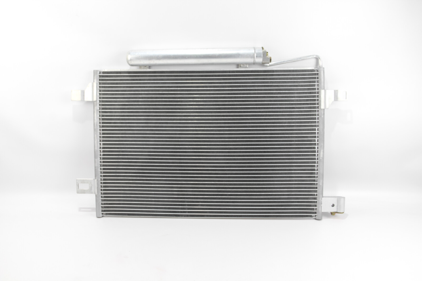 Радіатор кондиціонера W169/W245 04-12