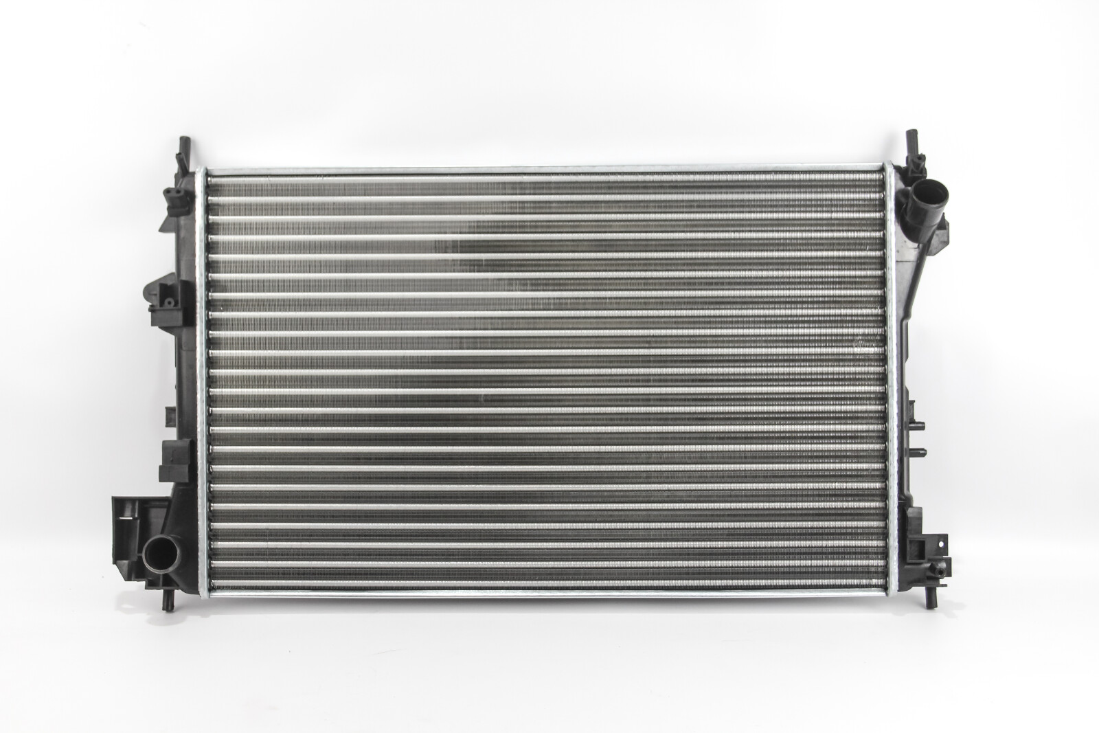 Радіатор охолодження двигуна CROMA/SIGNUM/VECTRA C 1.8 i 16V/2.0 16V DT (AC+/- ) 02-
